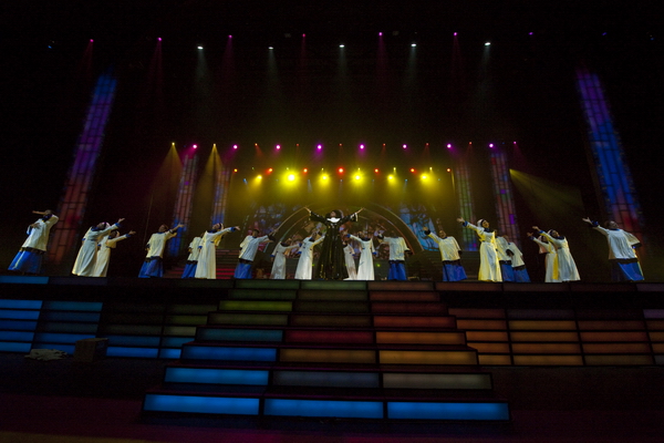 Best_of_Musical   038.jpg - Szene aus Best of Musical Gala 2010.Hier Elisabeht HÃ¼berth, Ana Milva Gomes und Pia Douwes ( Mitte-vlnr) in "Sister Act" in der Color Line Arena in Hamburg am 29. Januar 2010.Photo: Stage Entertainment/Morris Mac Matzen